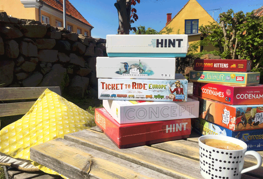 boardgames and coffe on a outdoor table